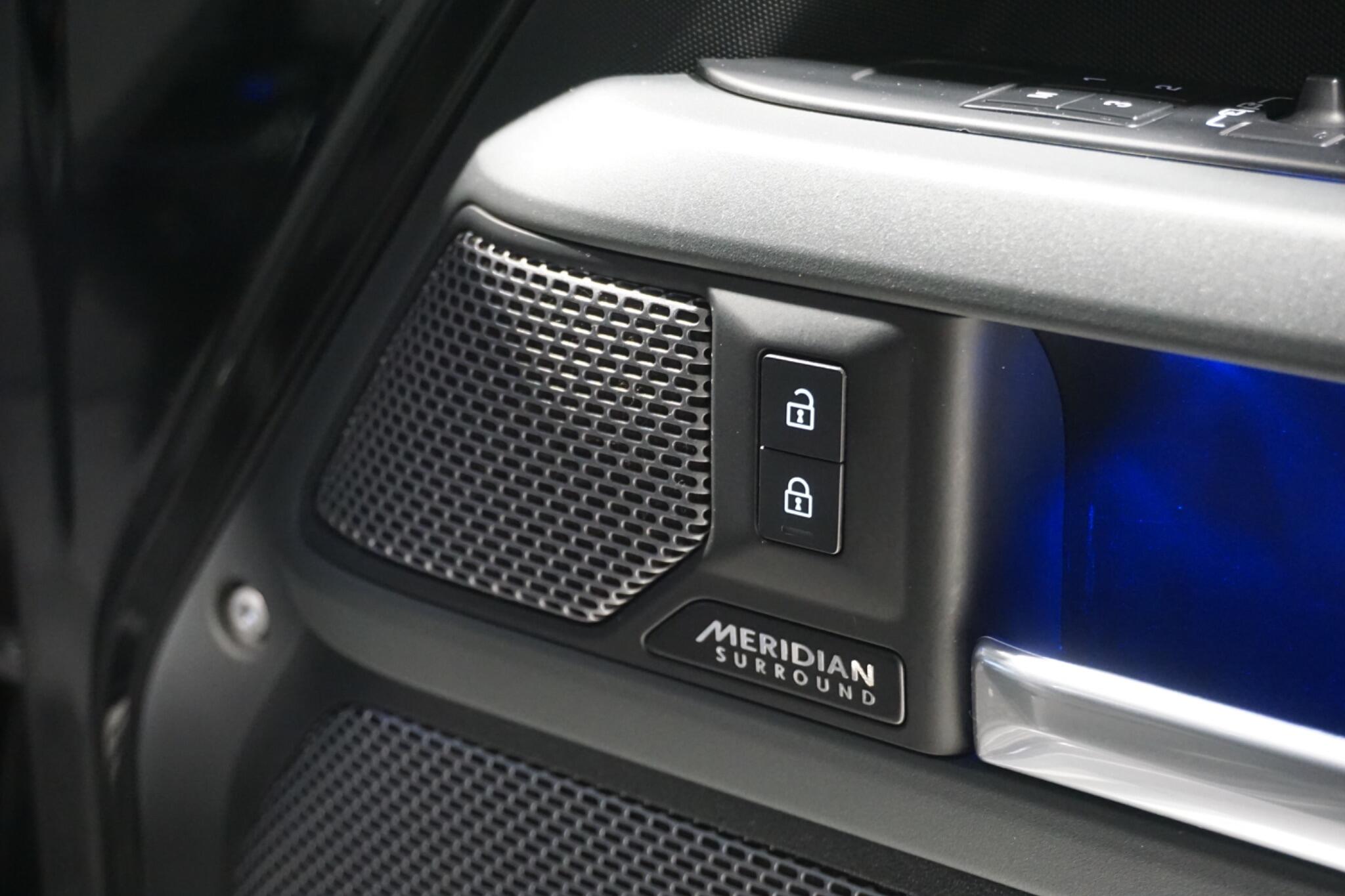 Land Rover Defender 110 3.0 D300 MHEV X-Dynamic HSE SUV 5dr Diesel Auto 4WD Euro 6 (s/s) (300 ps)